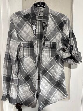 Express fitted Gray & White Plaid Fitted Button-Up size large